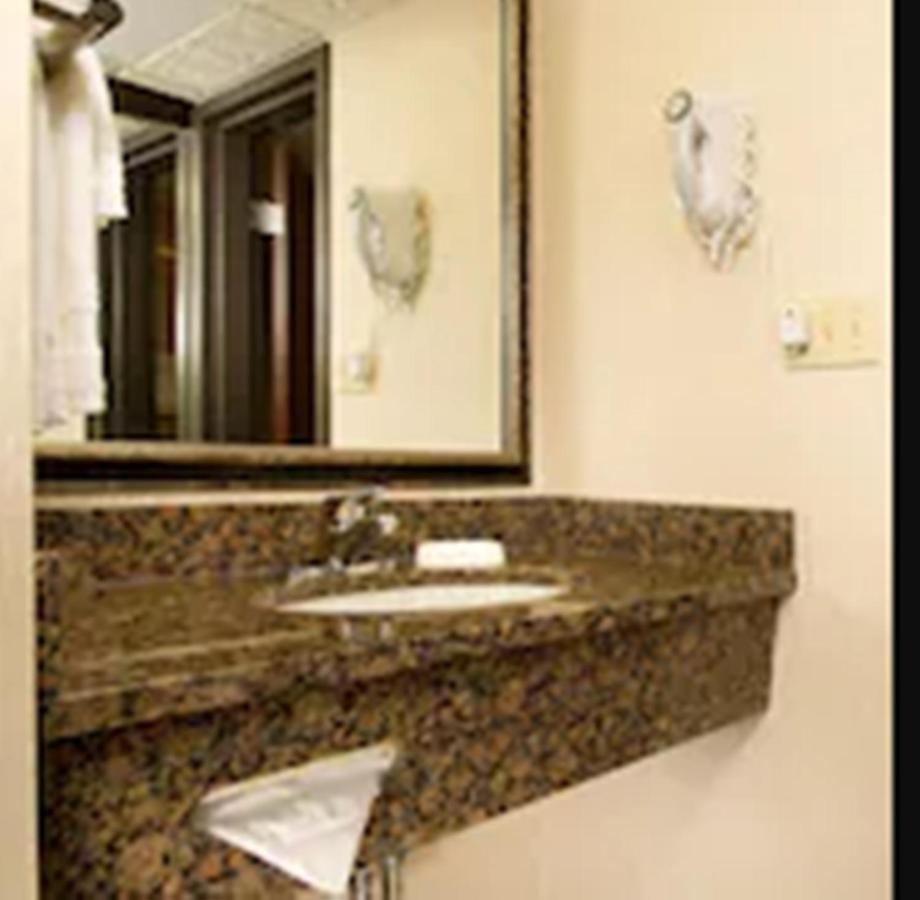 Hotel Lotus Kansas City Merriam Kültér fotó