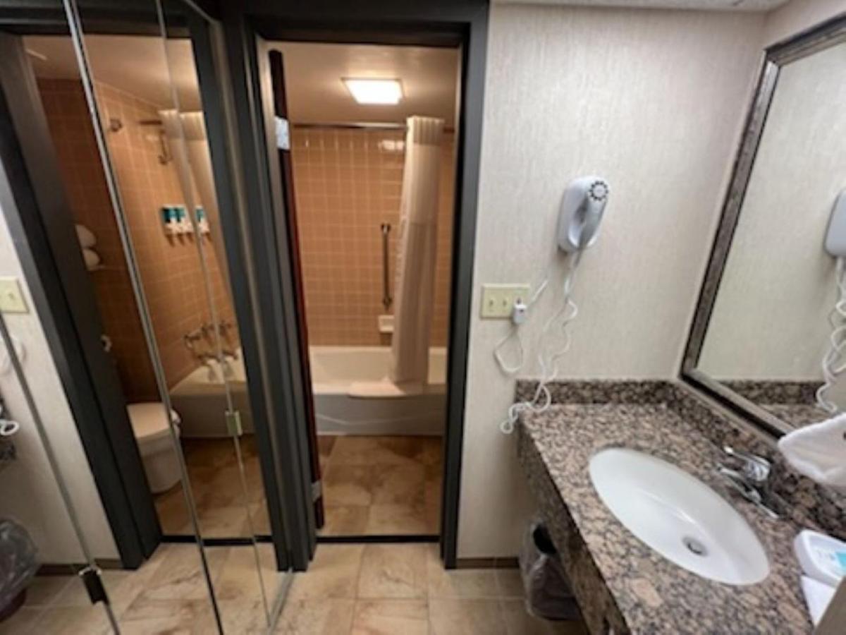 Hotel Lotus Kansas City Merriam Kültér fotó